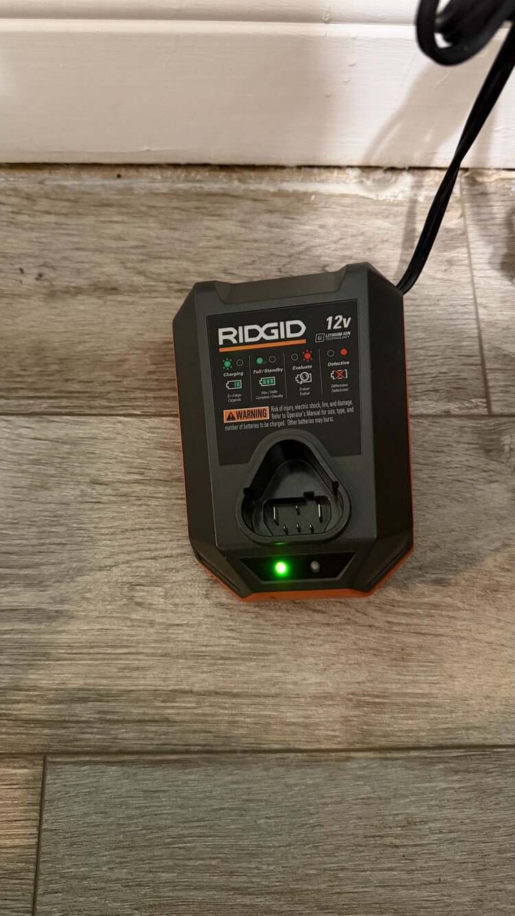 RIDGID 12V Lithium-Ion Battery Charger